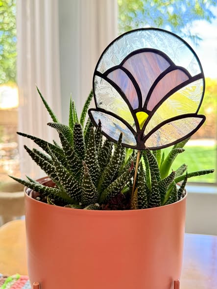 Deco Flower Plant Stake